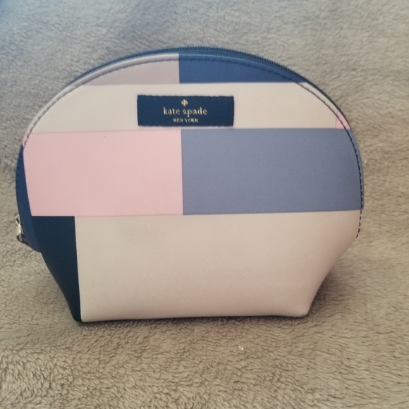 kate spade Handbags - Small Kate Spade makeup bag